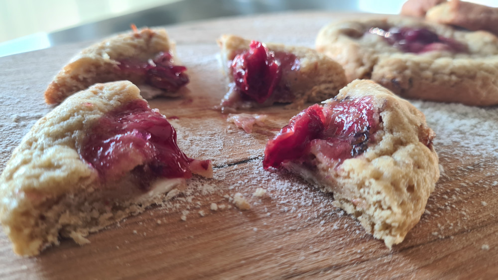 Karameliseret appelsin, kirsebær og hvidchokolade