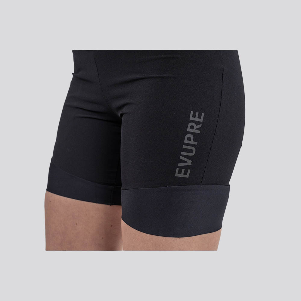 Essentials Shorts Women