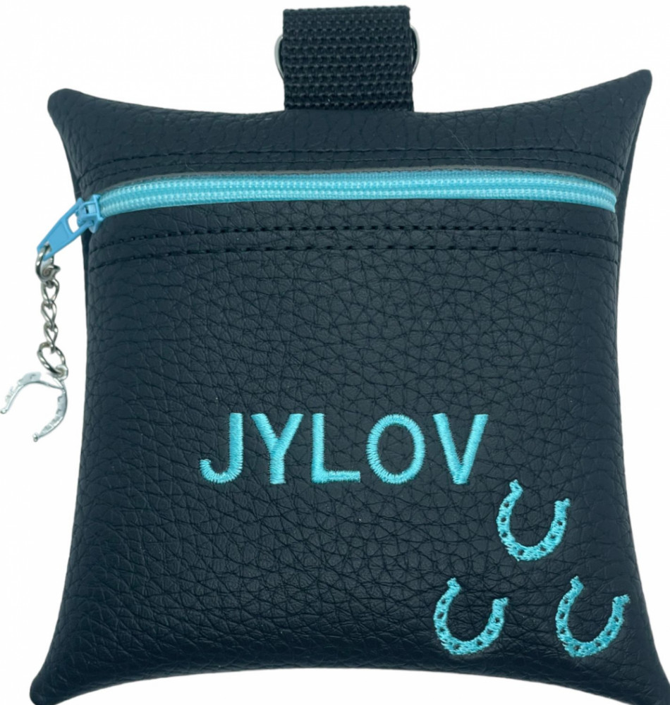 Godbidstaske i sort kunstlæder med hestesko og navn