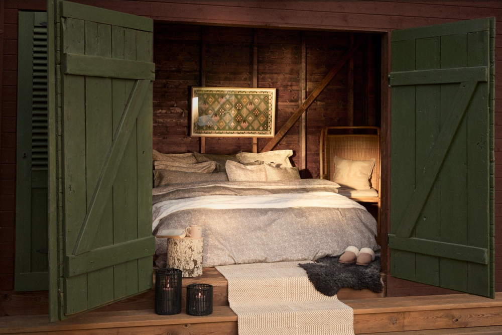 Lexington håndlavet rattan lysestage i sort, medium