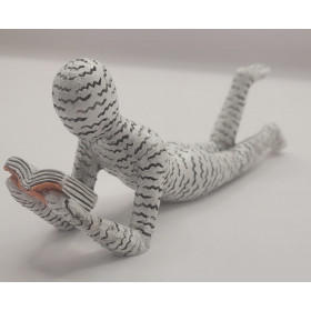 Bogro-figur maveliggende, hvid