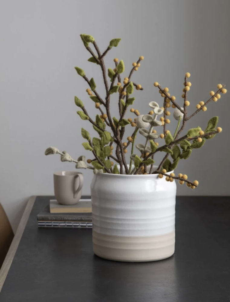 Filtet gren med grønne blade, 60cm.