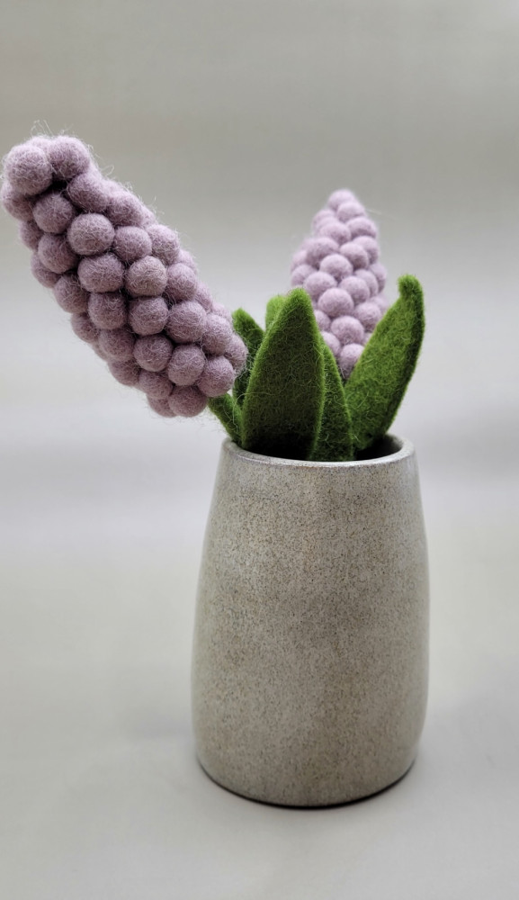 Håndlavet minivase i sandfarvet