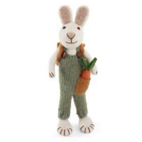 Kanin med grønne overalls og gulerød 27cm