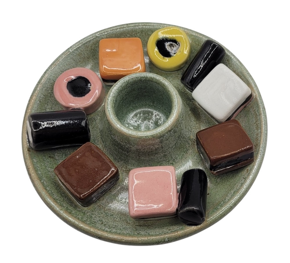 Lysestage med lakridskonfekt, grøn