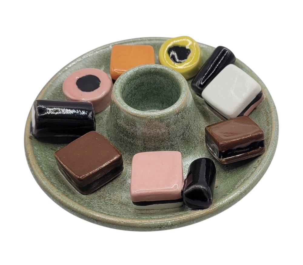 Lysestage med lakridskonfekt, grøn