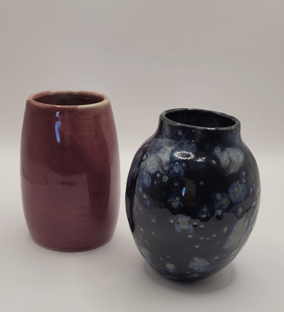 Minivase keramik, mørk rød