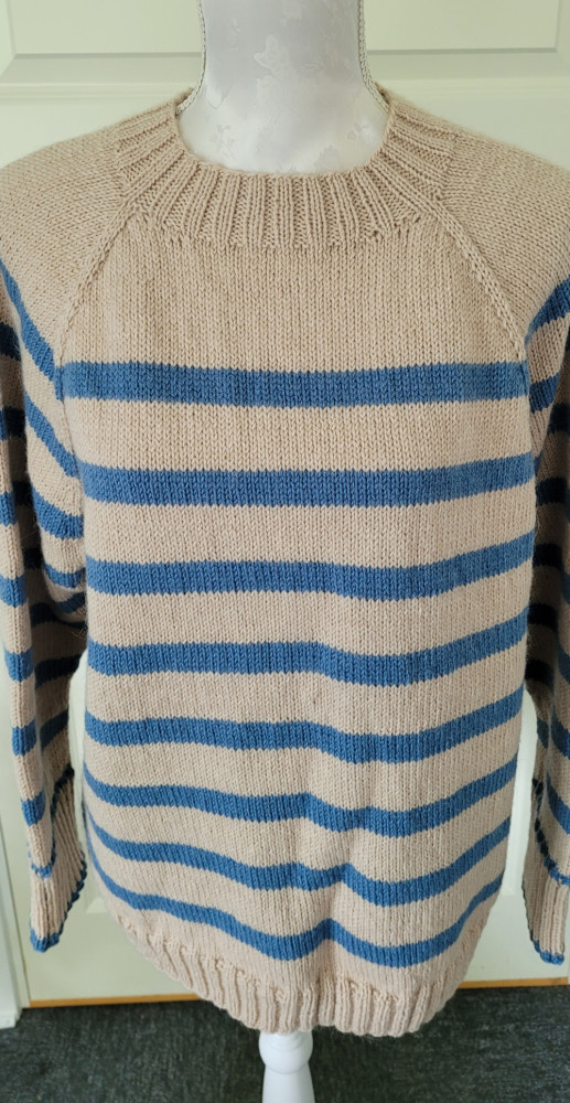 Striksweater til dame hvid/blå stribet