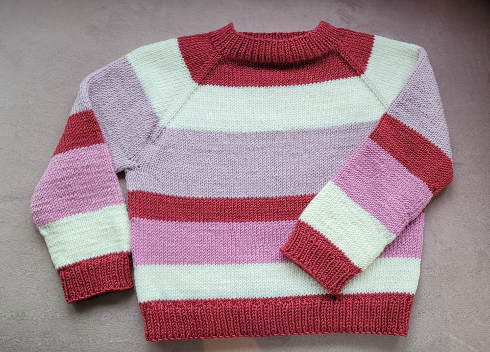 Sweater stribet, str. 5-6 år.