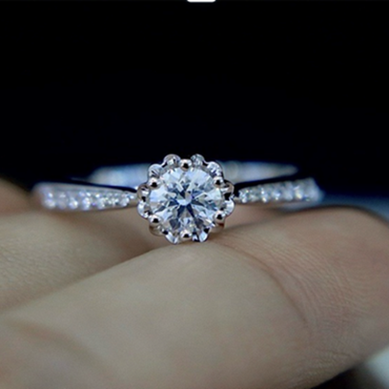 “Diana” – 18KT Prinsessering, 0.37tcw