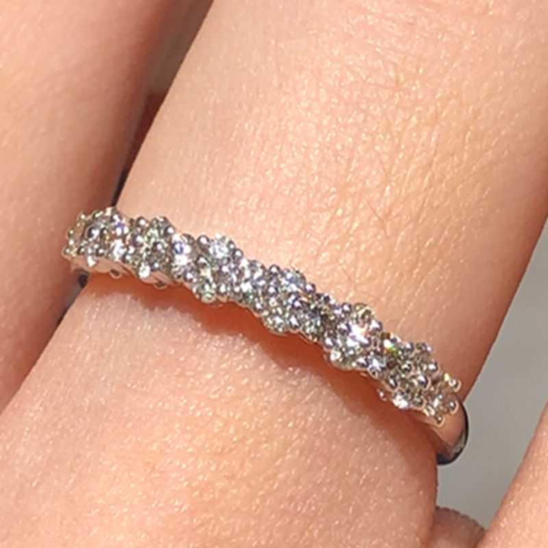 “Hera” – 18KT Alliancering, 0.285tcw