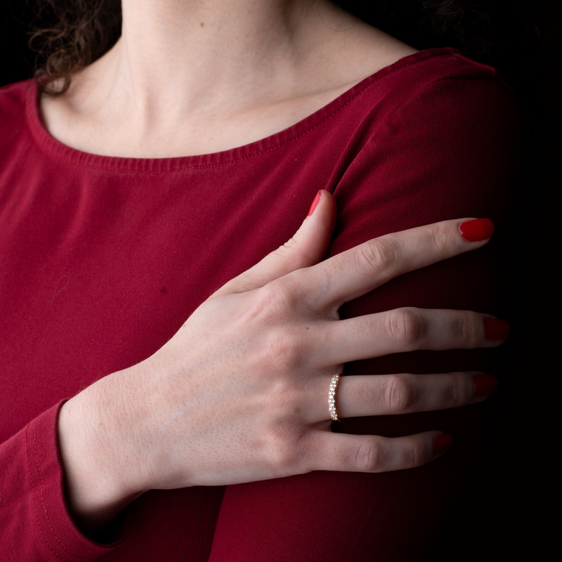 “Hera” – 18KT Alliancering, 0.285tcw