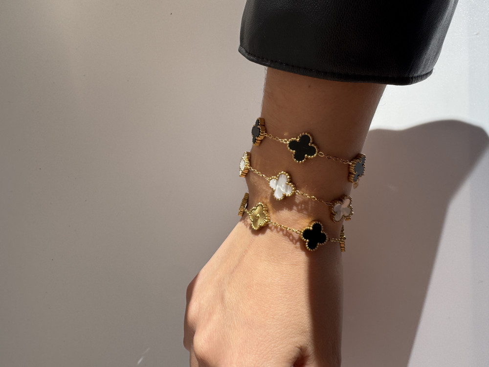 Kløver armbånd guld og sort 