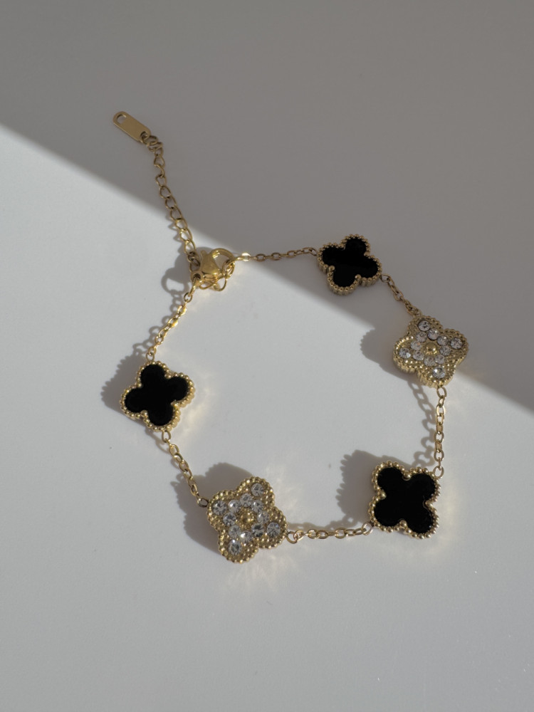 Kløverarmbånd sort med sten