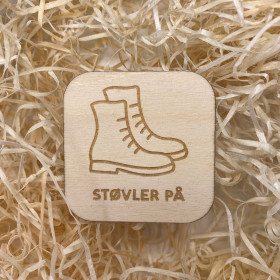 STØVLER PÅ