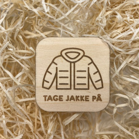 TAGE JAKKE PÅ