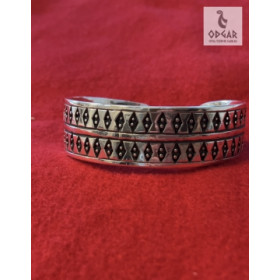Armring viking i sølv, efter fund på Gotland i Sverige, 2cm
