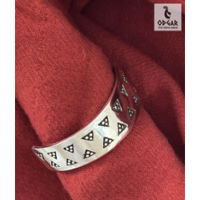 Armring viking i sølv, efter fund på Gotland i Sverige, 3 prikker, 2cm 