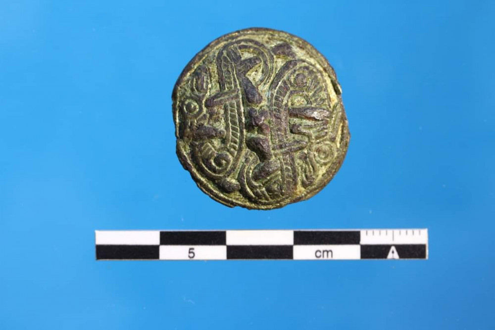 Broche i sølv, Jellingstil, Børglum kloster aug. 2023