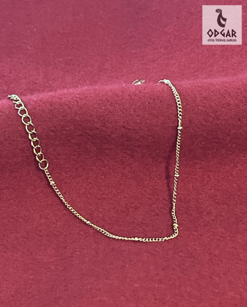 "NU TID" Armkæde tynd kæde med guld perler, 18k guld PVD