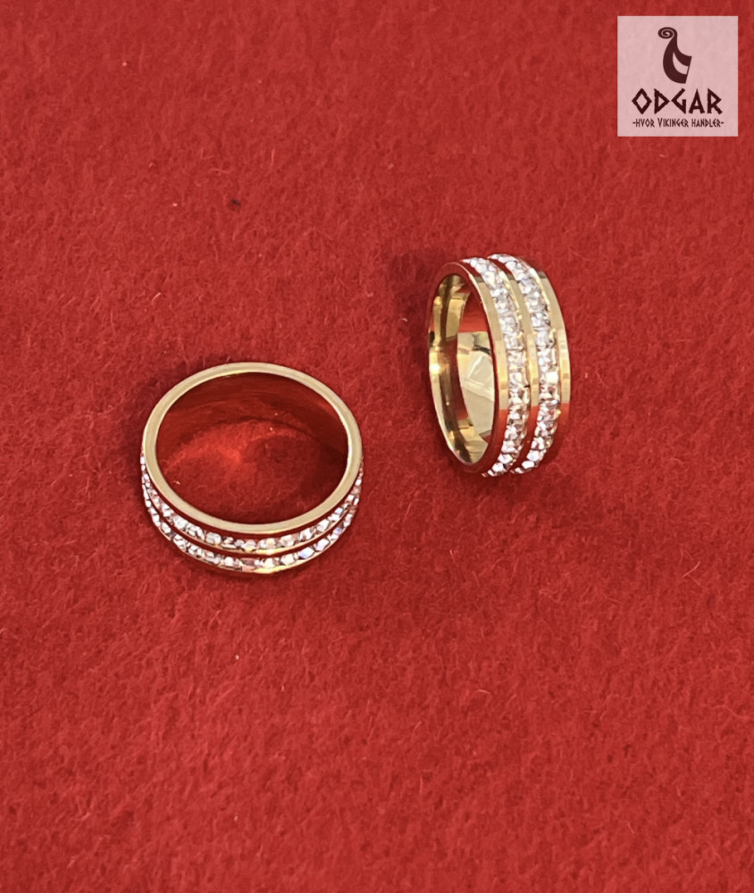 "NU TID" Fingerring med dobelt række zirkon sten 18k guld PVD