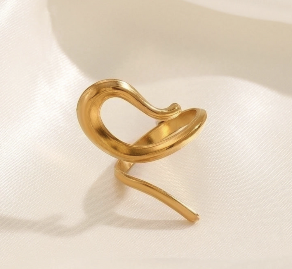"NU TID" Fingerring twist. åben ring  18k guld PVD