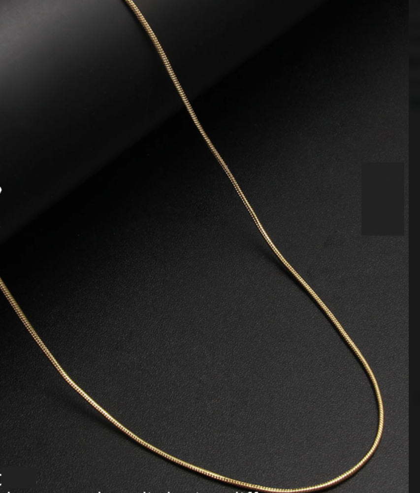 "NU TID" Halskæde 1,3mm enkel tynd kæde - 45cm. 18k guld PVD 