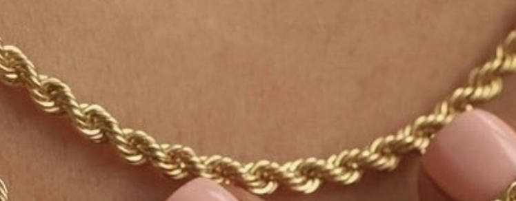 "NU TID" Halskæde 42+5cm snoet kæde. 18k guld PVD