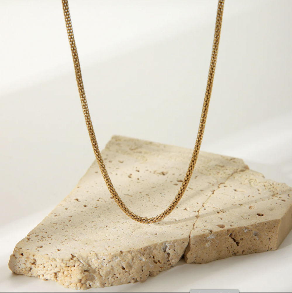 "NU TID" Halskæde 51+5cm lang 2,1mm kæde. 18k guld PVD