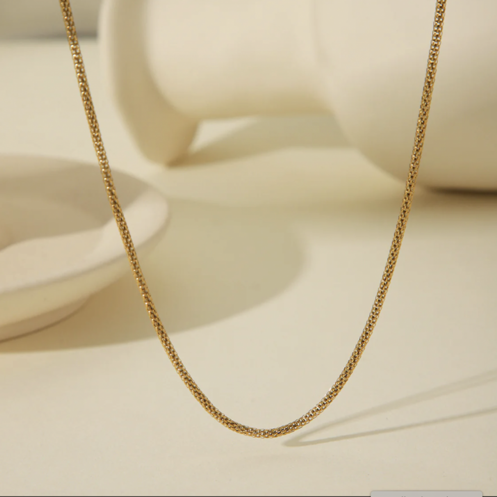 "NU TID" Halskæde 51+5cm lang 2,1mm kæde. 18k guld PVD