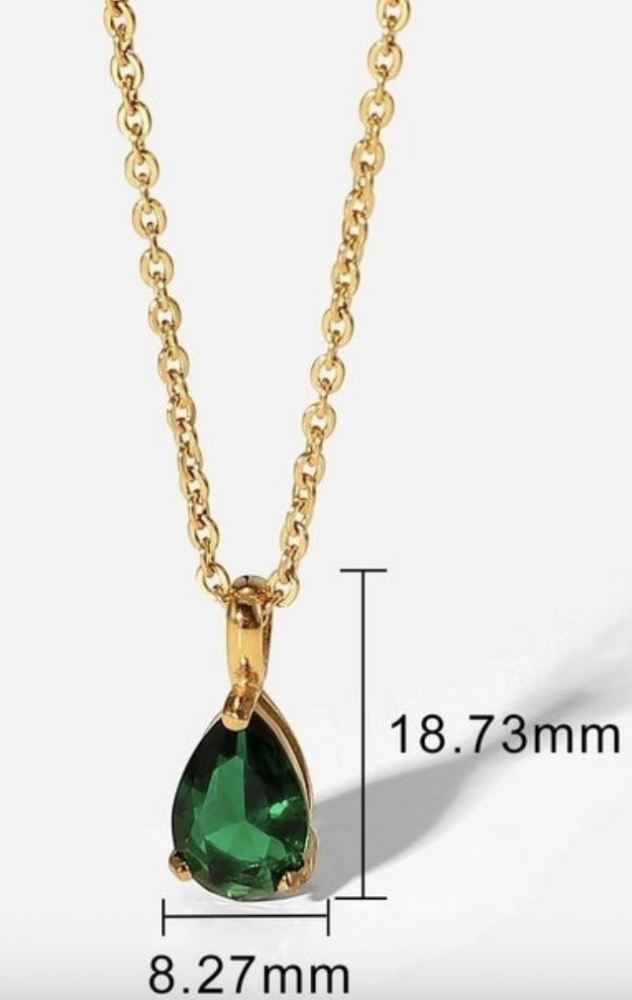 "NU TID" Halskæde med grøn dråbe zirkon 18k guld PVD 