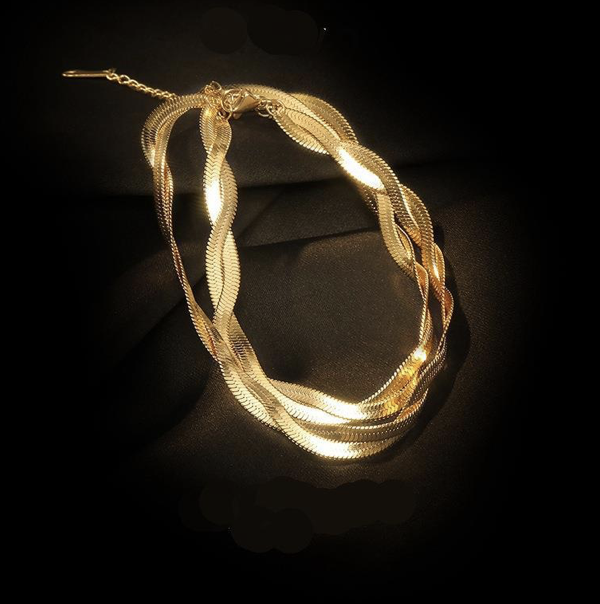 "NU TID" Halskæde flad vintage snoet. 18k guld PVD 