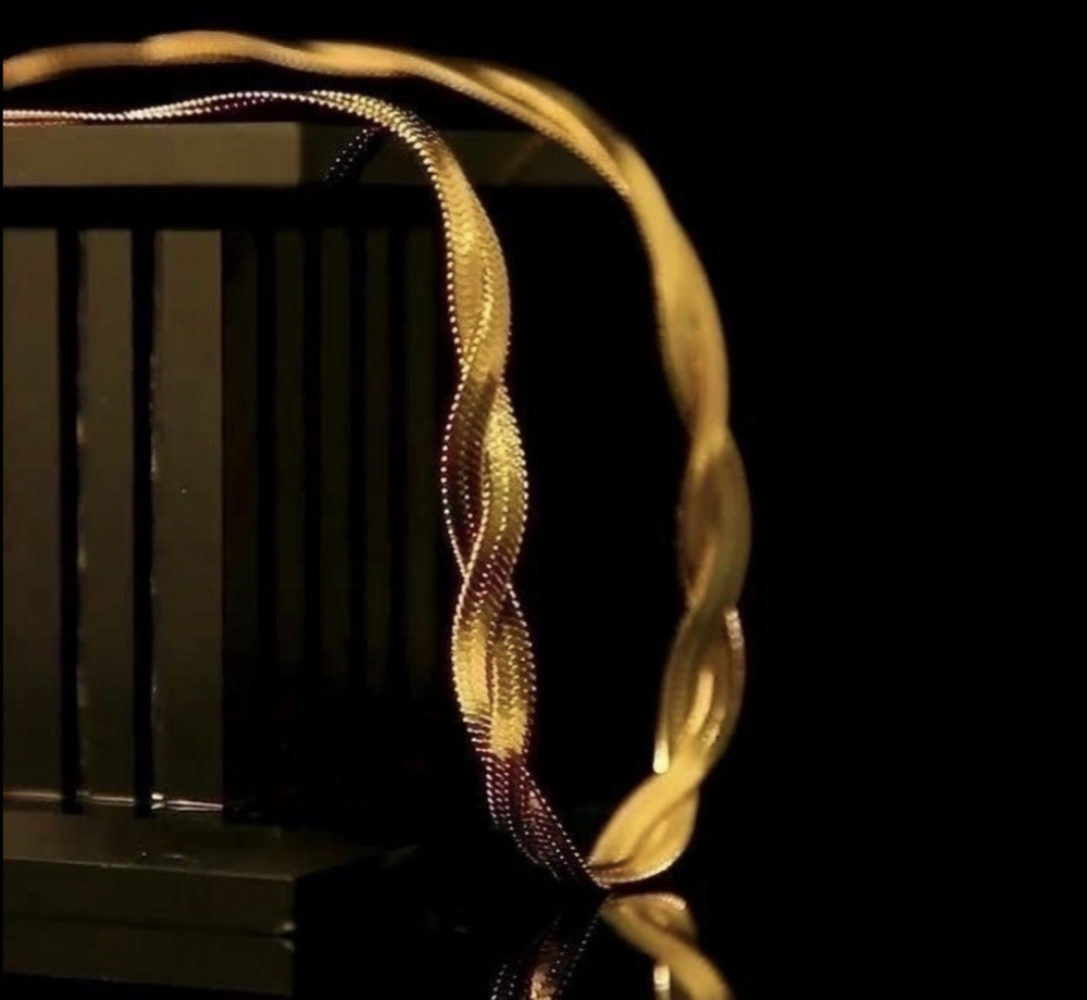 "NU TID" Halskæde flad vintage snoet. 18k guld PVD 