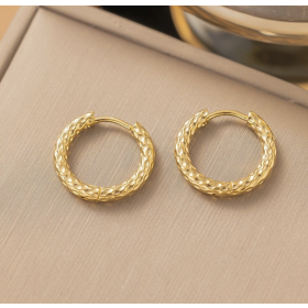 "NU TID" Ørehæng creol rund 17mm, 18k guld PVD 18,6 mm