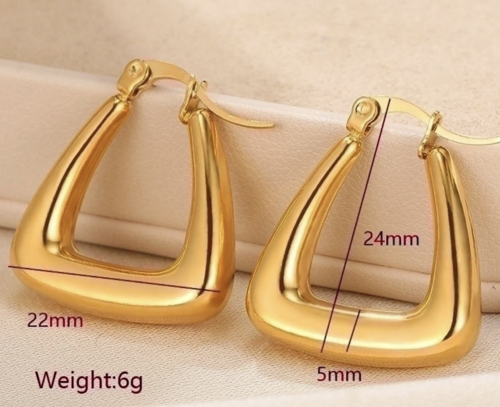 "NU TID" Ørehæng triangel-formet 18k guld PVD 24x22 mm