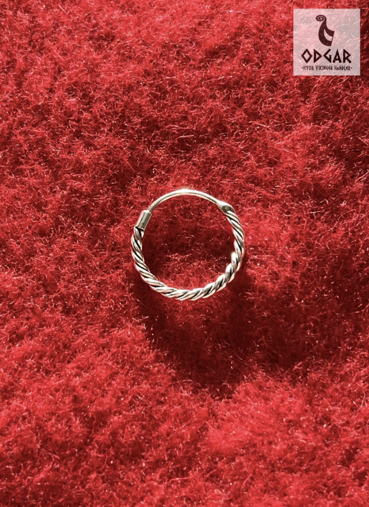 Ørering i sølv, snoet sølvtråd, ø14mm
