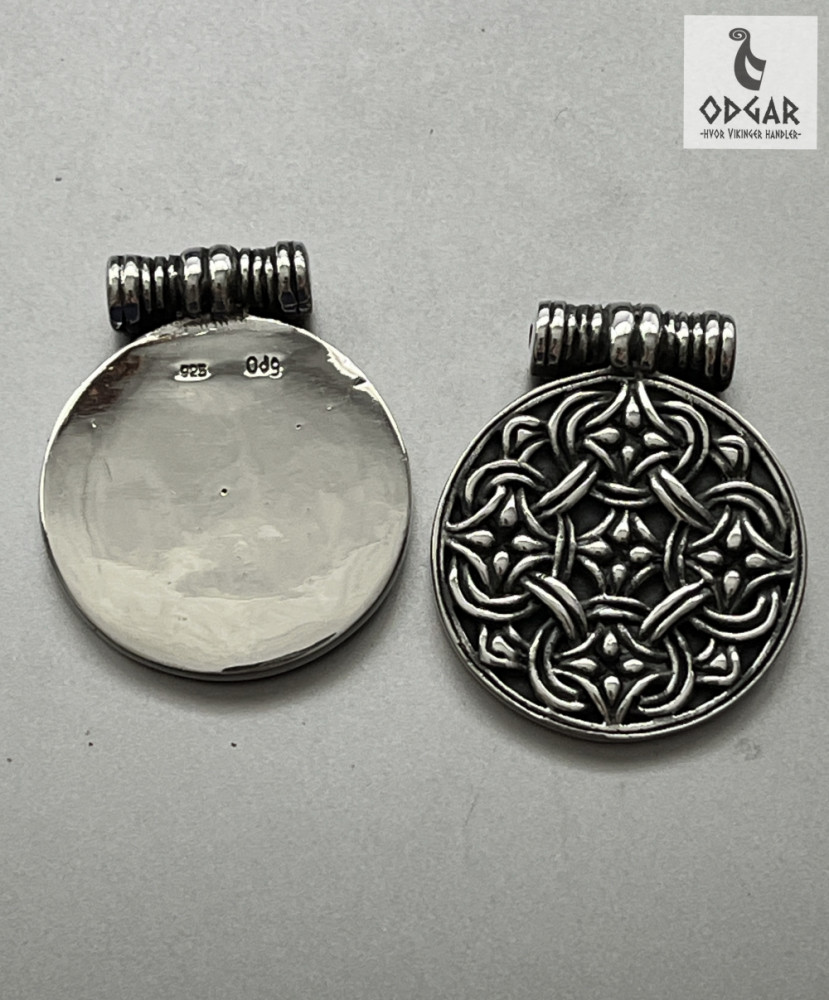 Vedhæng: Hængesmykke fra syd-fyn, i Borre-stil terslev-typen i sølv