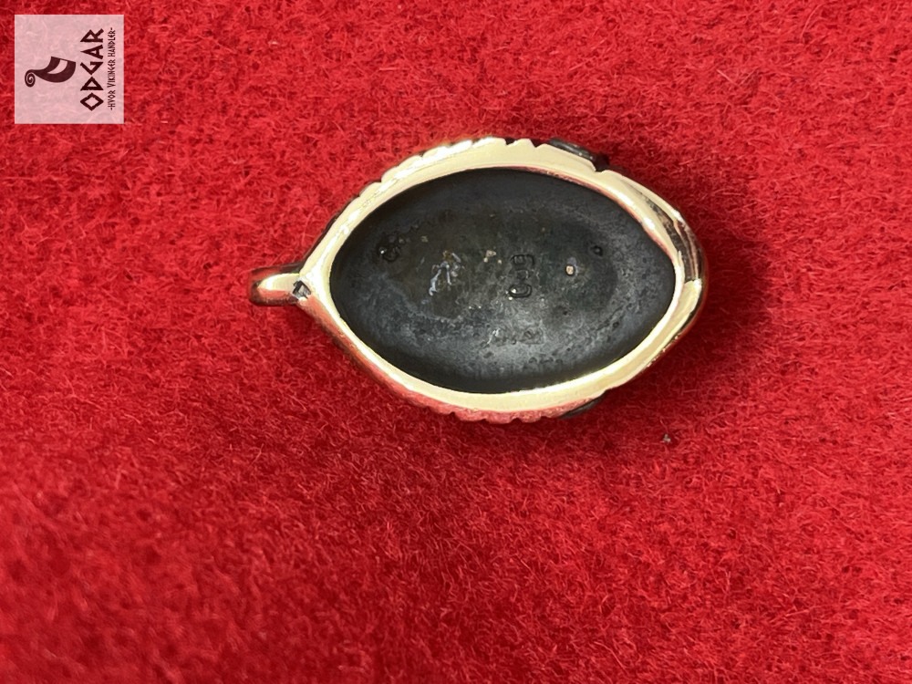 Vedhæng: Maskevedhæng i Borre-stil i bronze