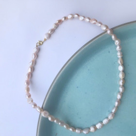 Pearly Necklace // Rosa
