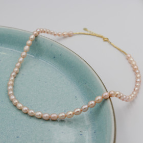 Rosa Pearly Necklace // Mellem