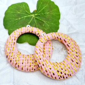 Håndflettet vedhæng, pink/guld